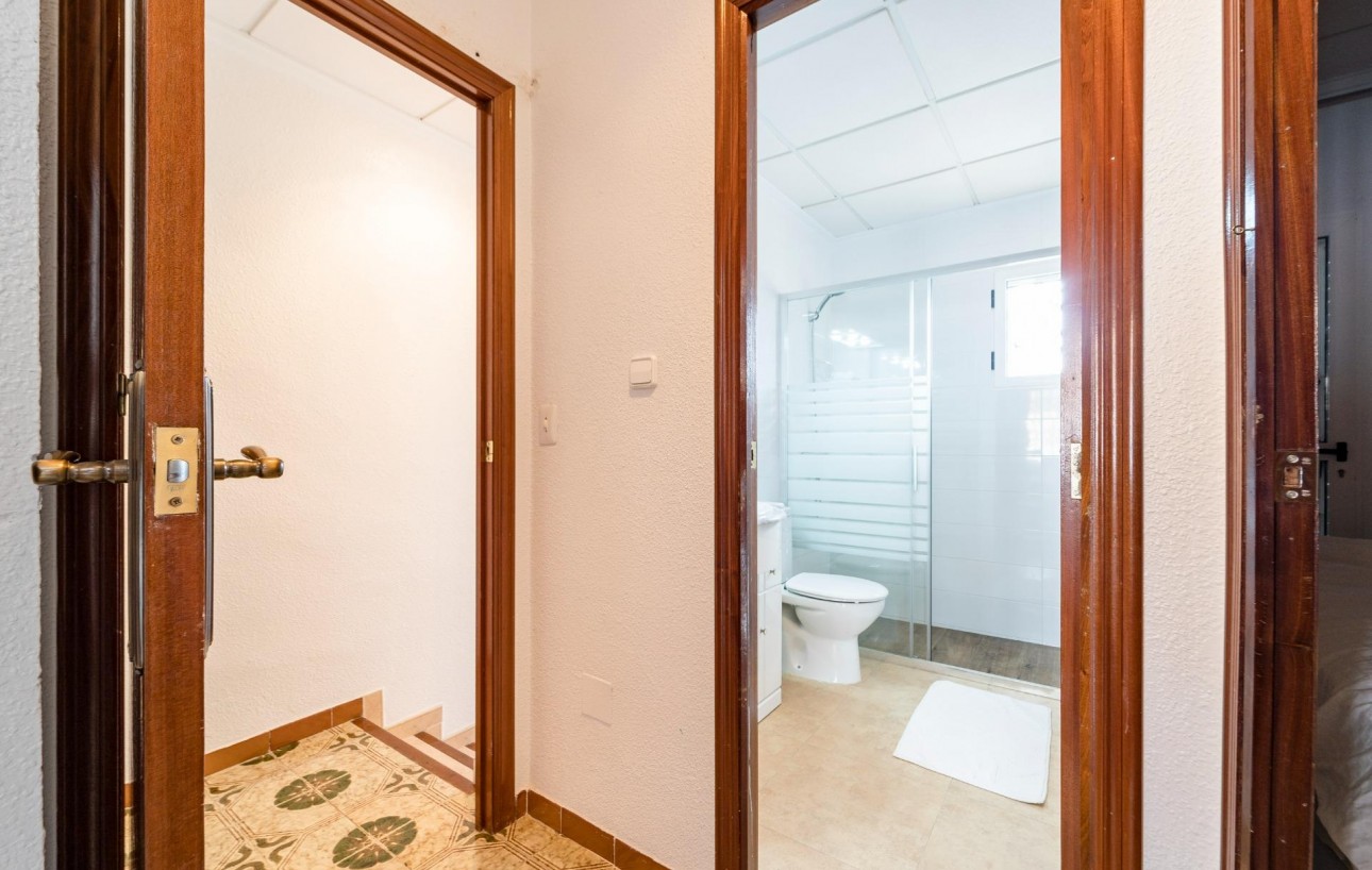 Sale - Casa Tipo Dúplex - Torrevieja - Playa de los Naufragos