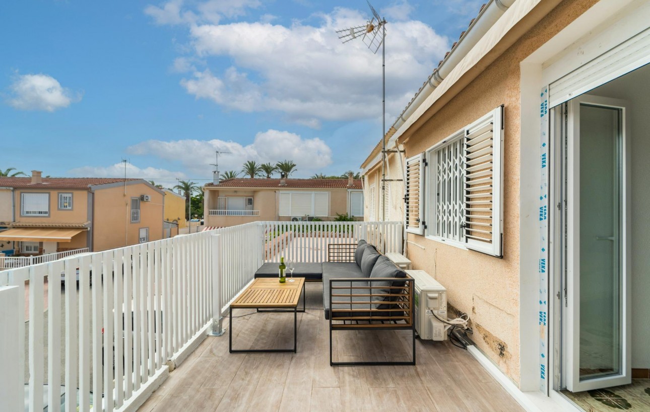 Sale - Casa Tipo Dúplex - Torrevieja - Playa de los Naufragos