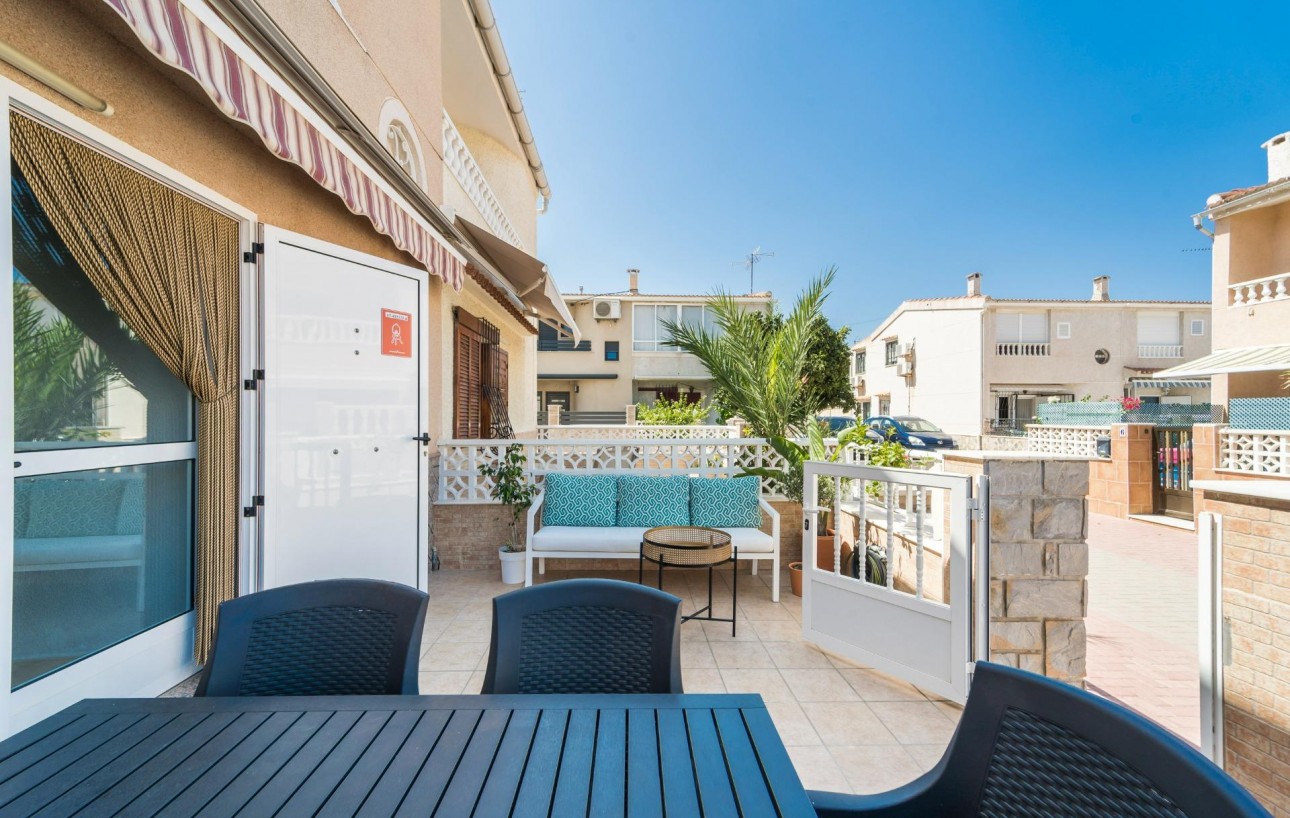 Sale - Casa Tipo Dúplex - Torrevieja - Playa de los Naufragos
