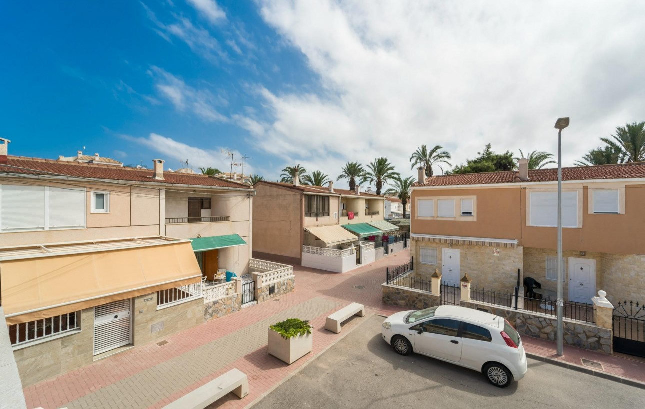 Sale - Casa Tipo Dúplex - Torrevieja - Playa de los Naufragos