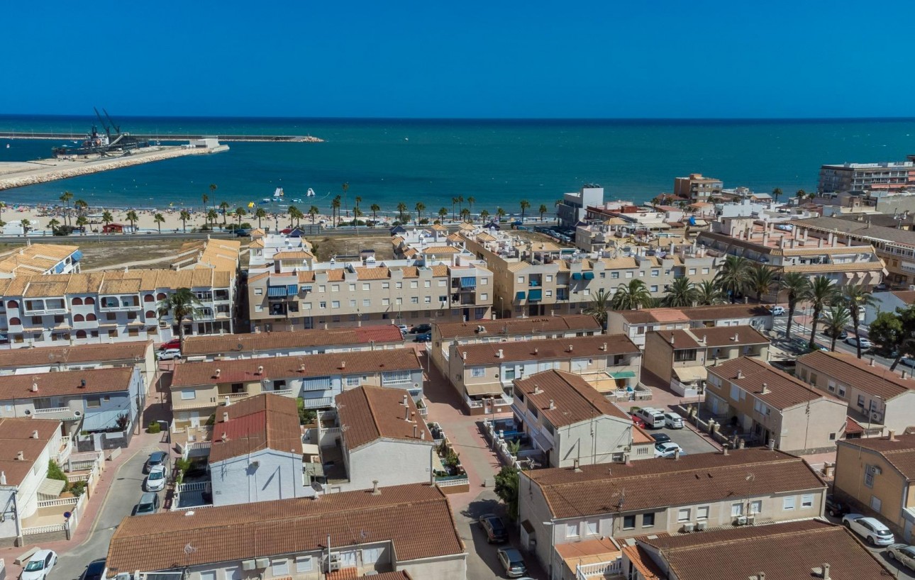 Sale - Casa Tipo Dúplex - Torrevieja - Playa de los Naufragos