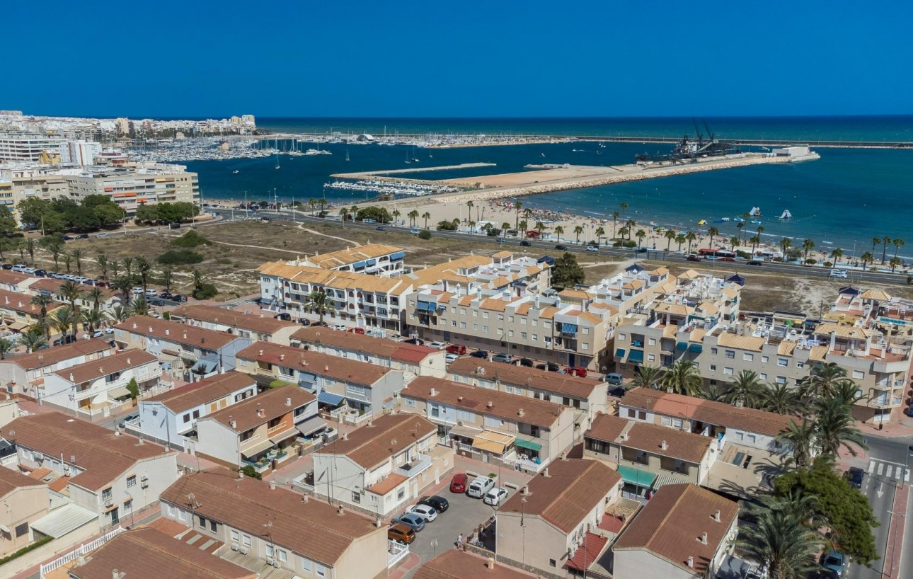 Sale - Casa Tipo Dúplex - Torrevieja - Playa de los Naufragos