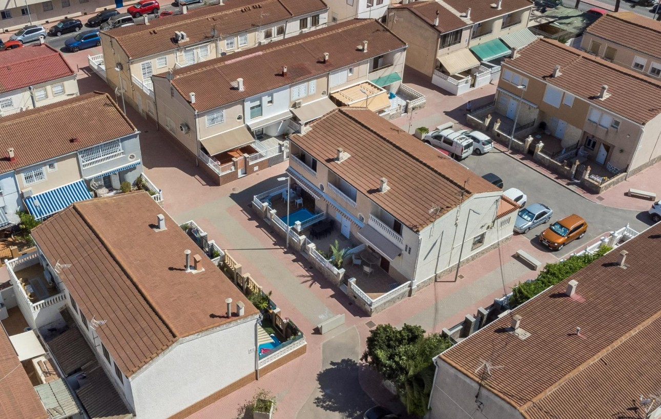 Sale - Casa Tipo Dúplex - Torrevieja - Playa de los Naufragos
