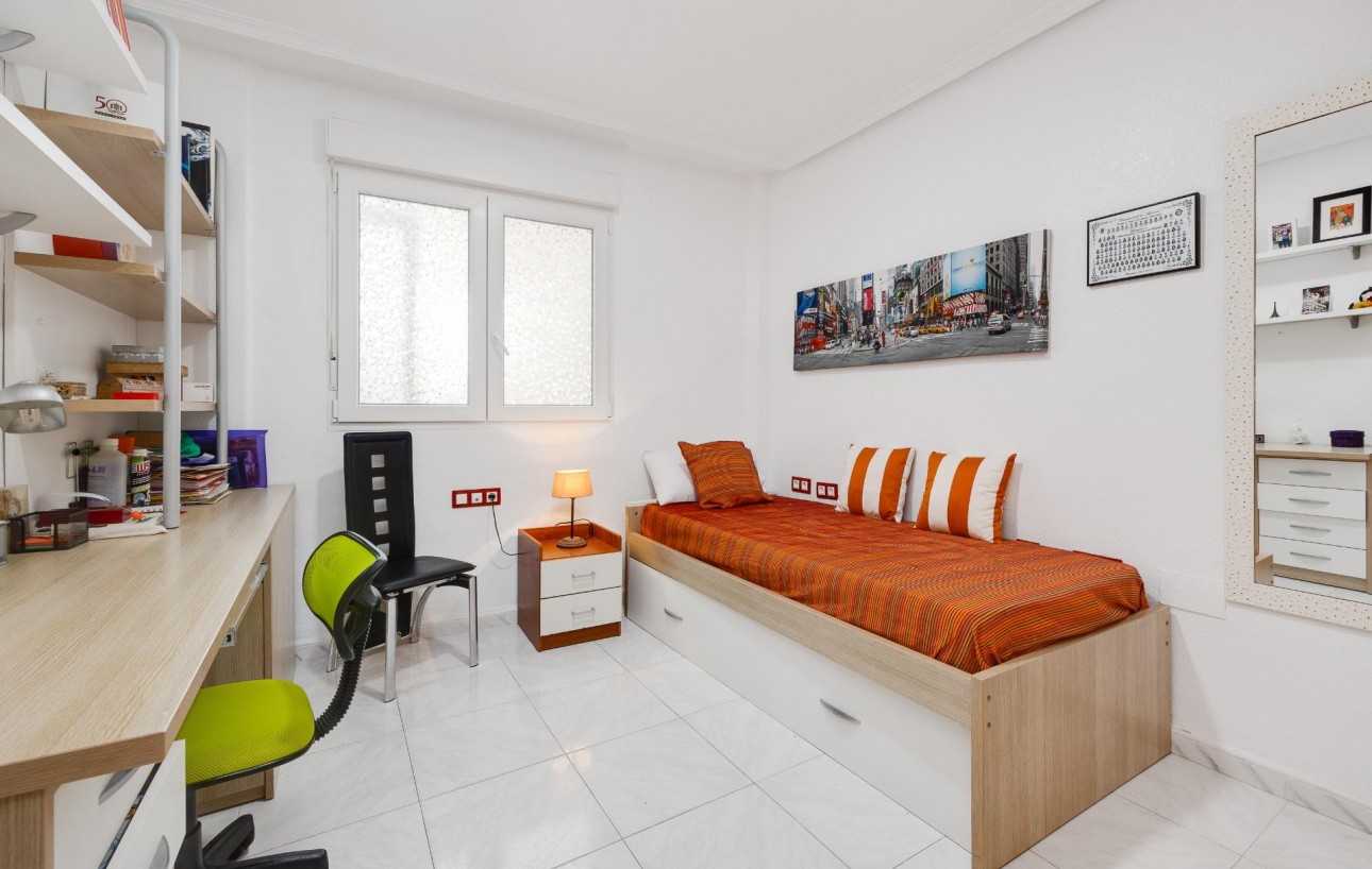 Revente - Planta baja - Torrevieja - Playa del cura