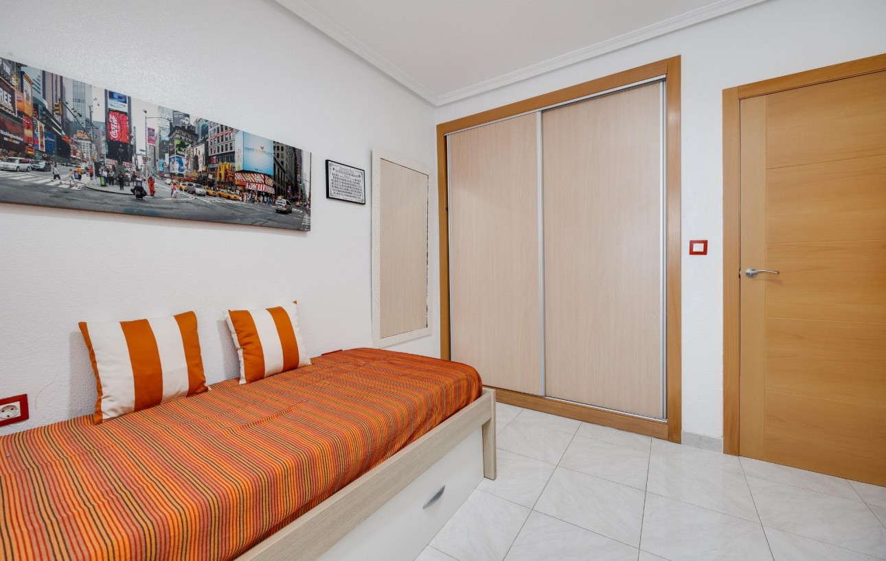 Revente - Planta baja - Torrevieja - Playa del cura