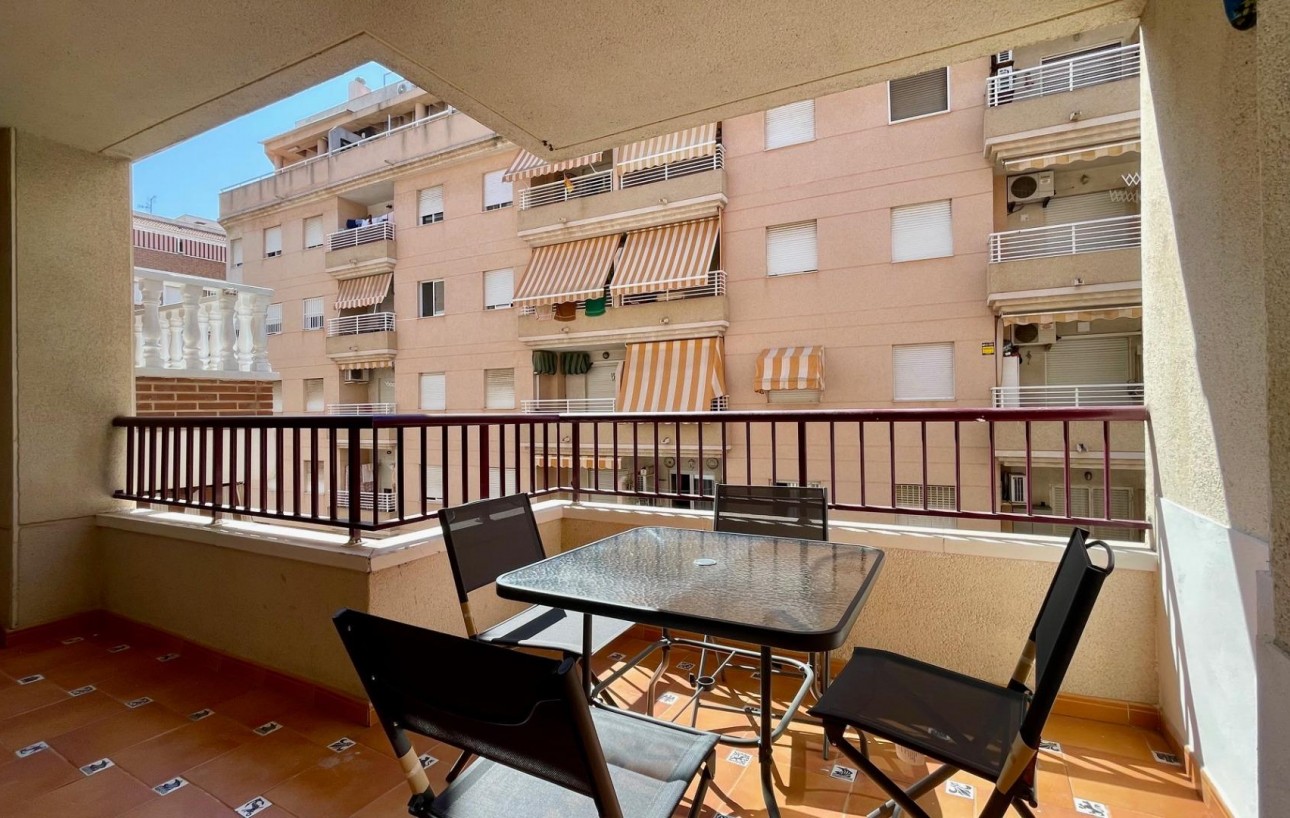 Sale - Apartment - Torrevieja - Centro
