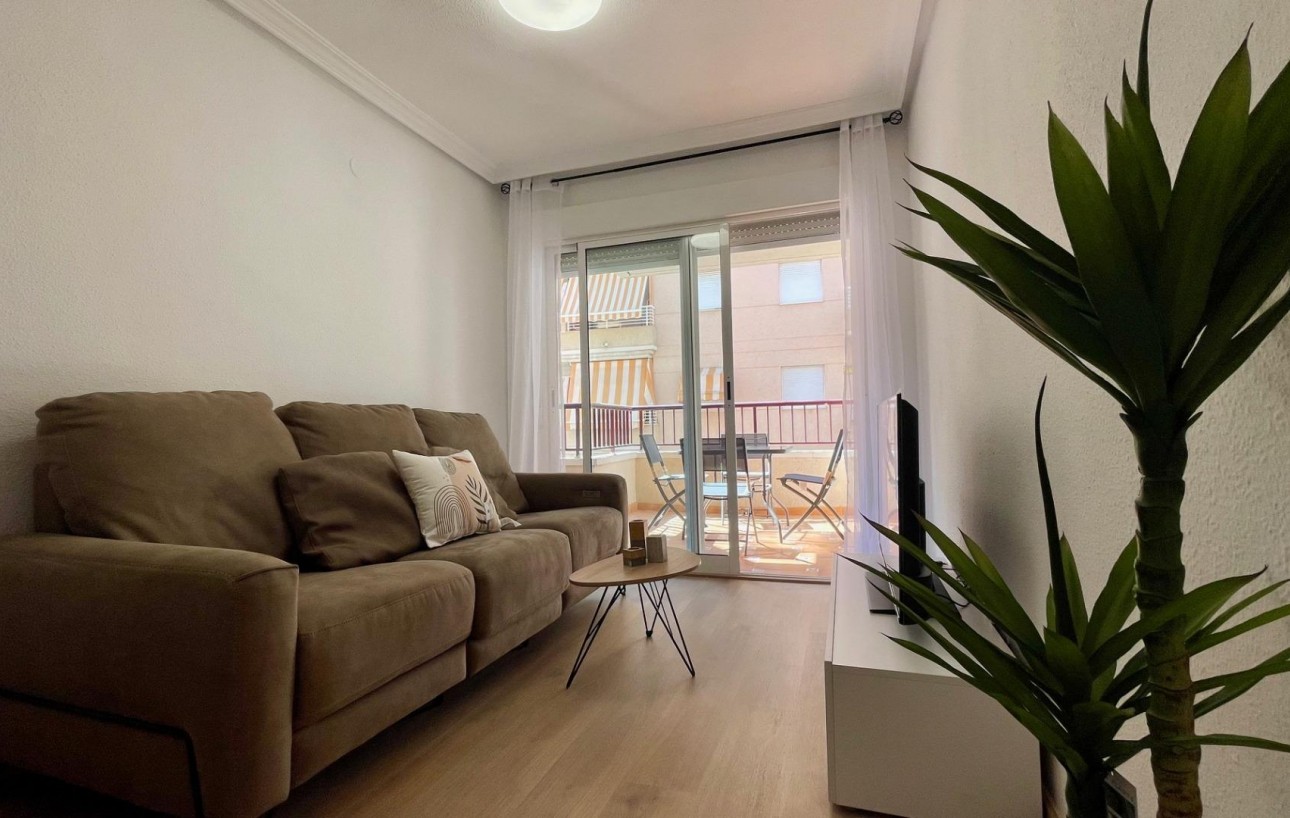Sale - Apartment - Torrevieja - Centro