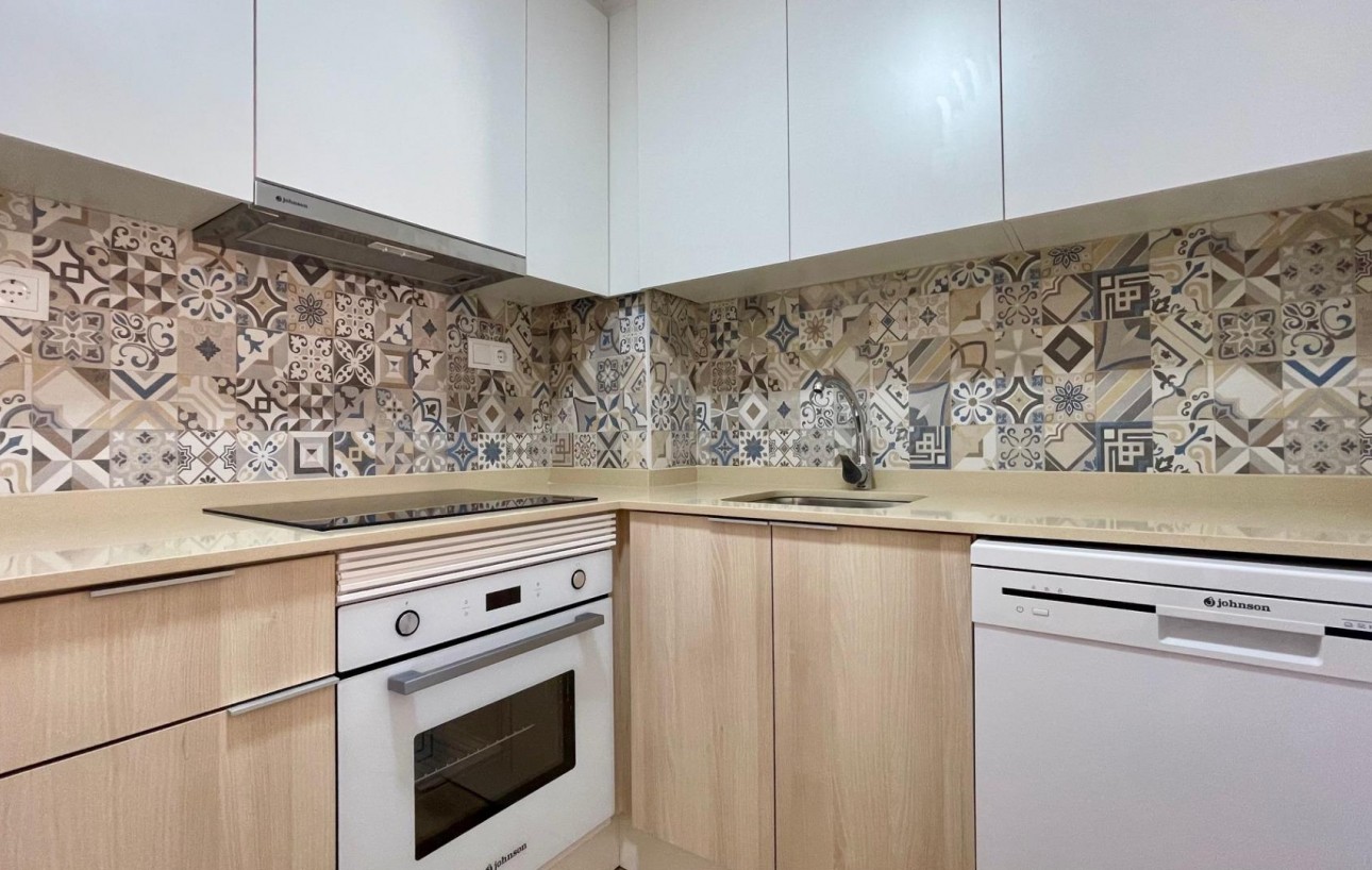 Sale - Apartment - Torrevieja - Centro