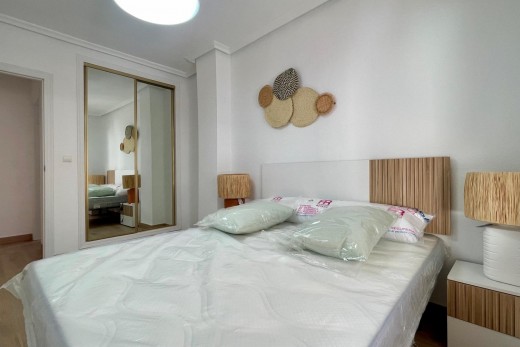 Sale - Apartment - Torrevieja - Centro