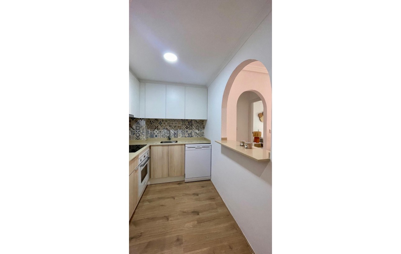 Sale - Apartment - Torrevieja - Centro