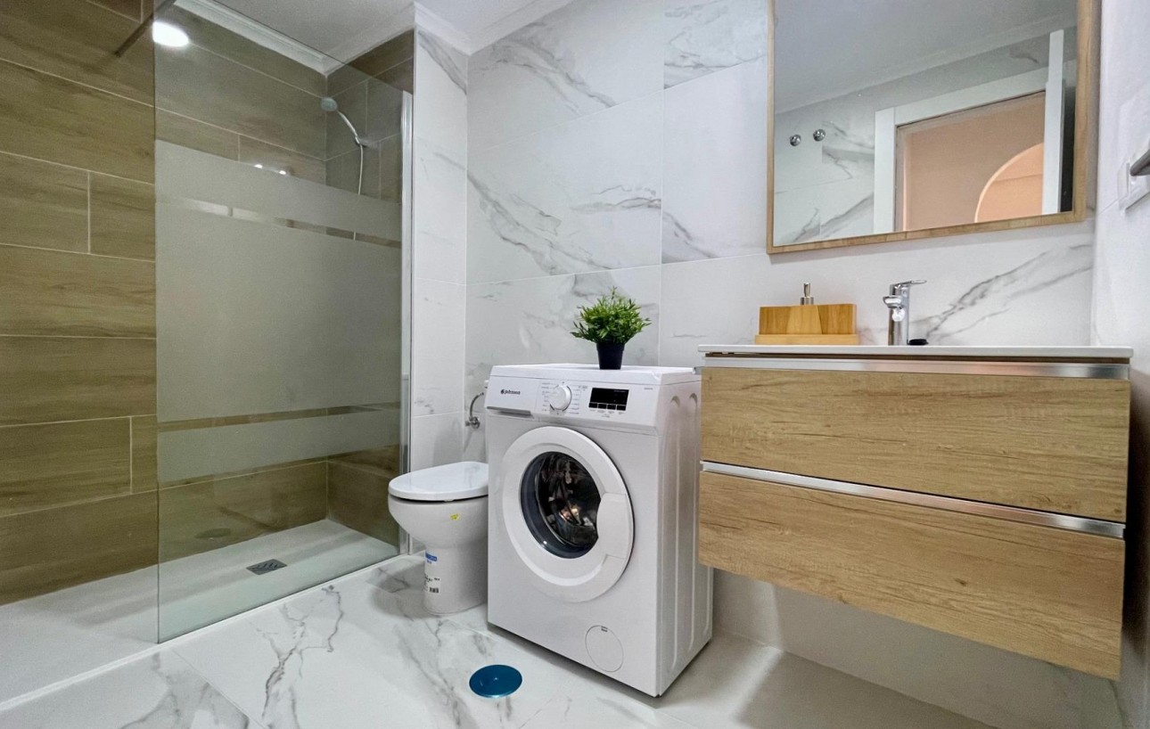 Sale - Apartment - Torrevieja - Centro
