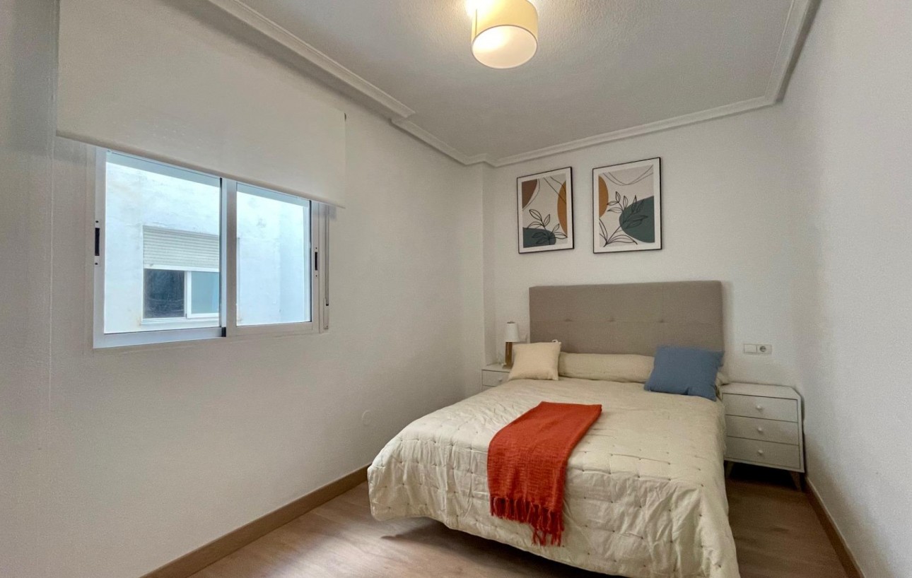 Sale - Apartment - Torrevieja - Centro