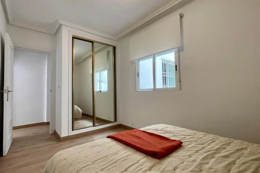 Sale - Apartment - Torrevieja - Centro