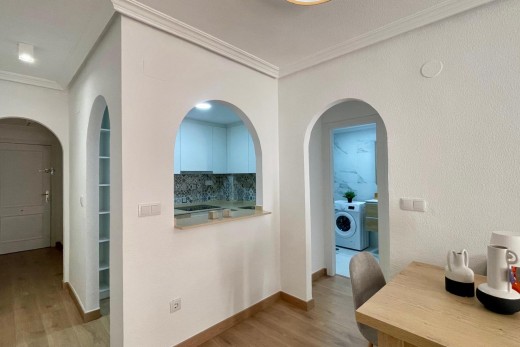 Sale - Apartment - Torrevieja - Centro