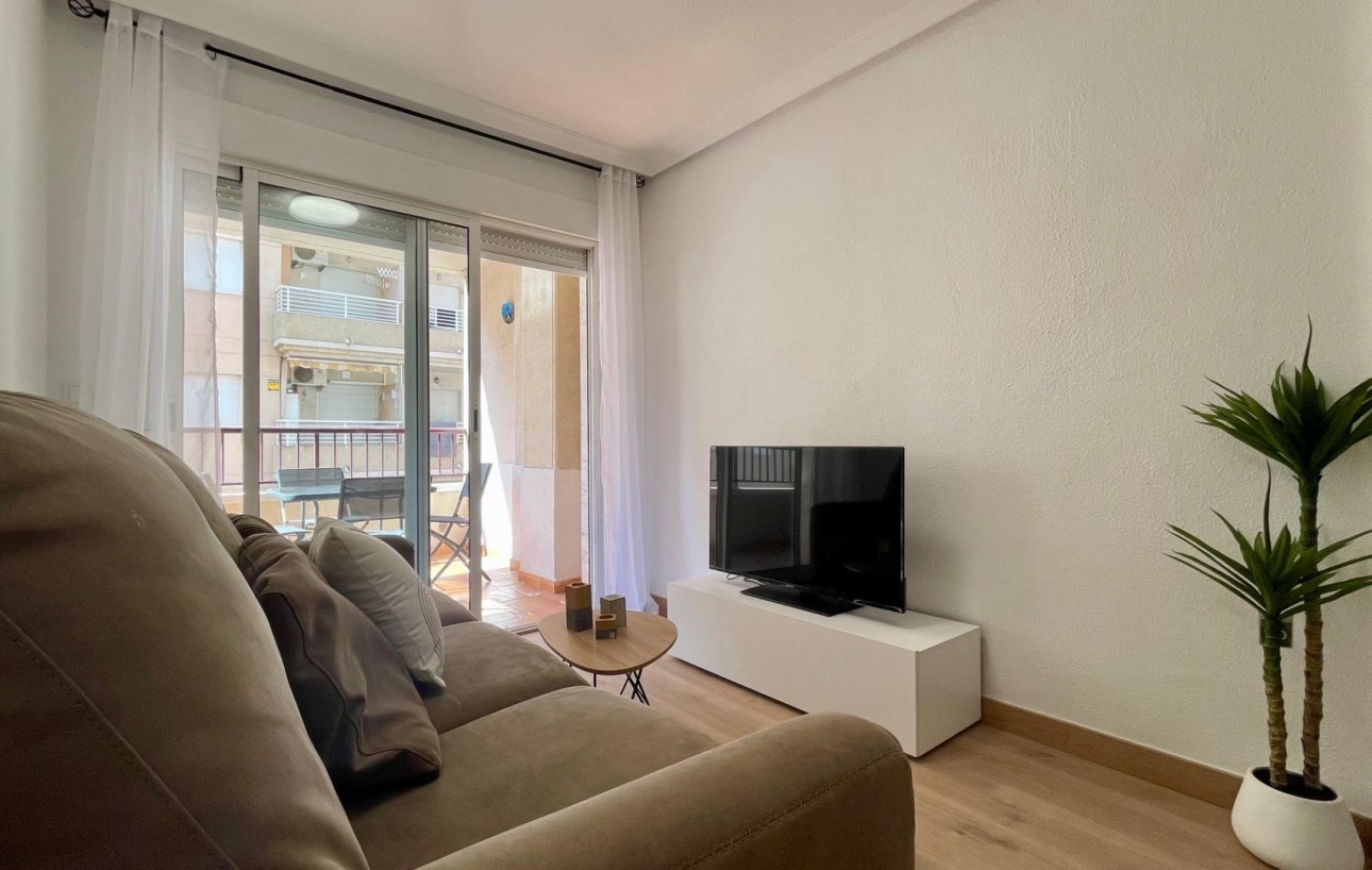 Sale - Apartment - Torrevieja - Centro