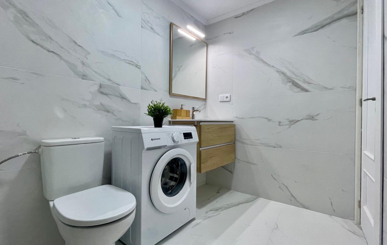 Sale - Apartment - Torrevieja - Centro