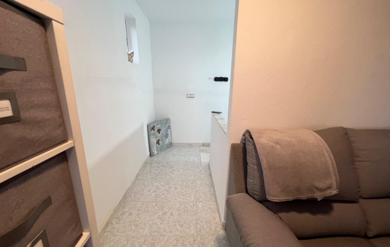 Resale - Chalet - Torrevieja - Aguas Nuevas