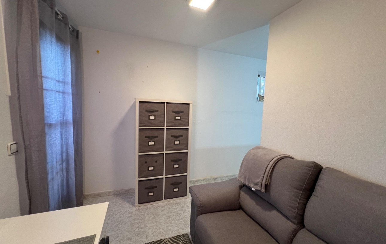 Resale - Chalet - Torrevieja - Aguas Nuevas