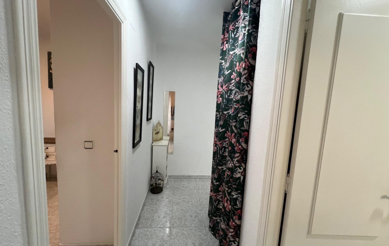 Resale - Chalet - Torrevieja - Aguas Nuevas