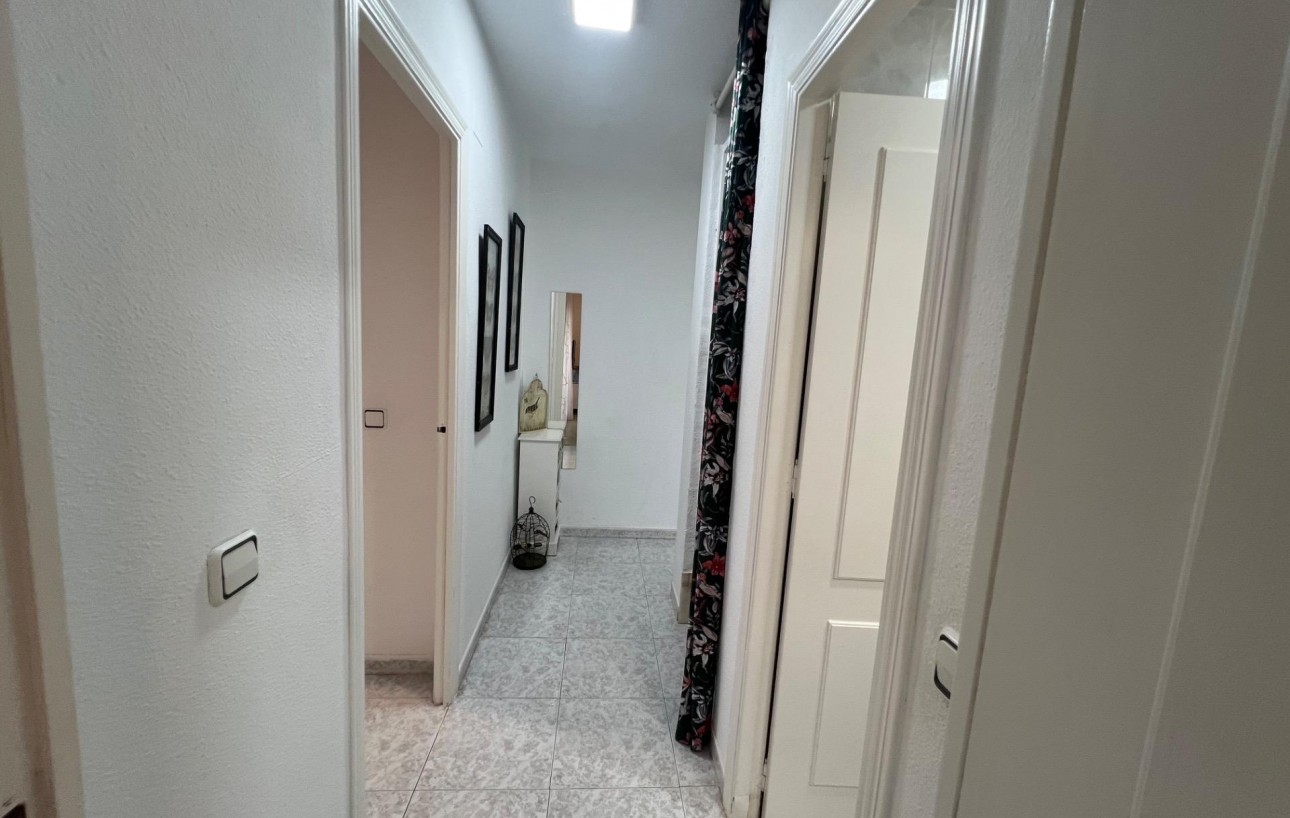 Resale - Chalet - Torrevieja - Aguas Nuevas