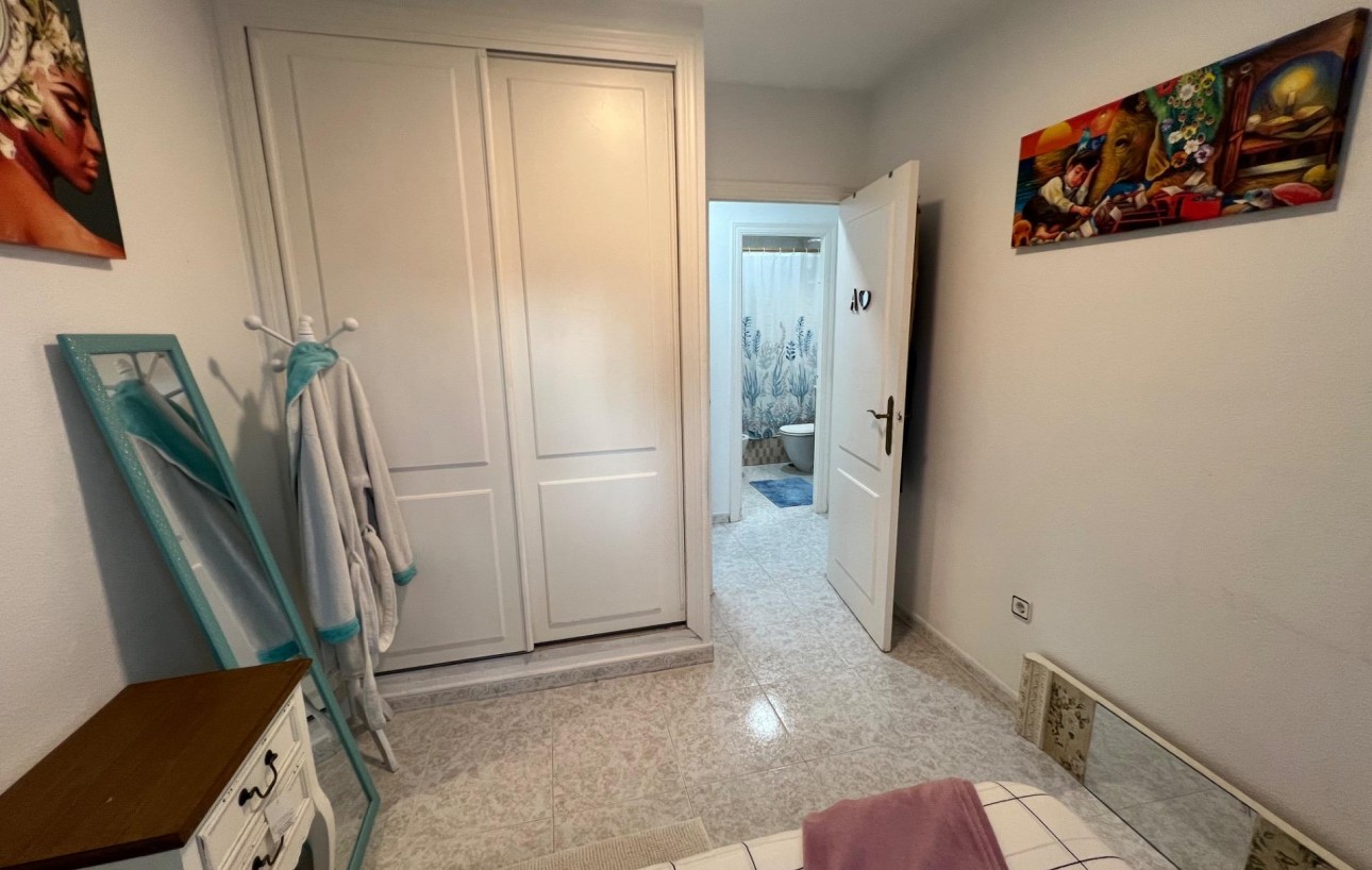 Resale - Chalet - Torrevieja - Aguas Nuevas