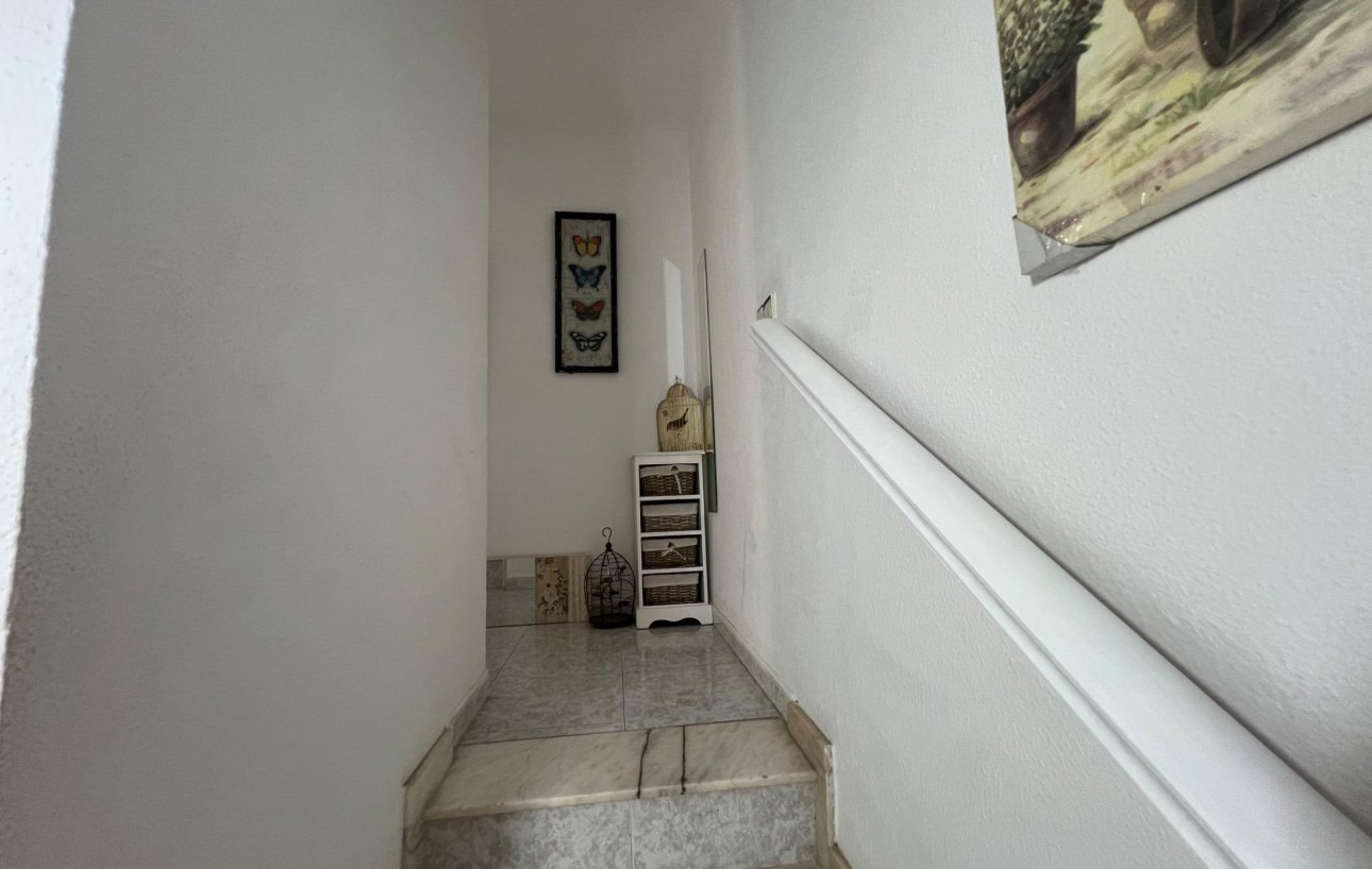 Resale - Chalet - Torrevieja - Aguas Nuevas