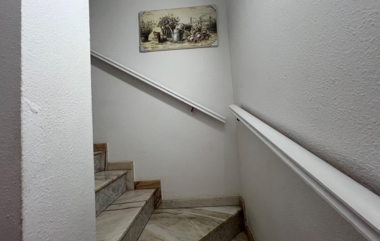 Resale - Chalet - Torrevieja - Aguas Nuevas