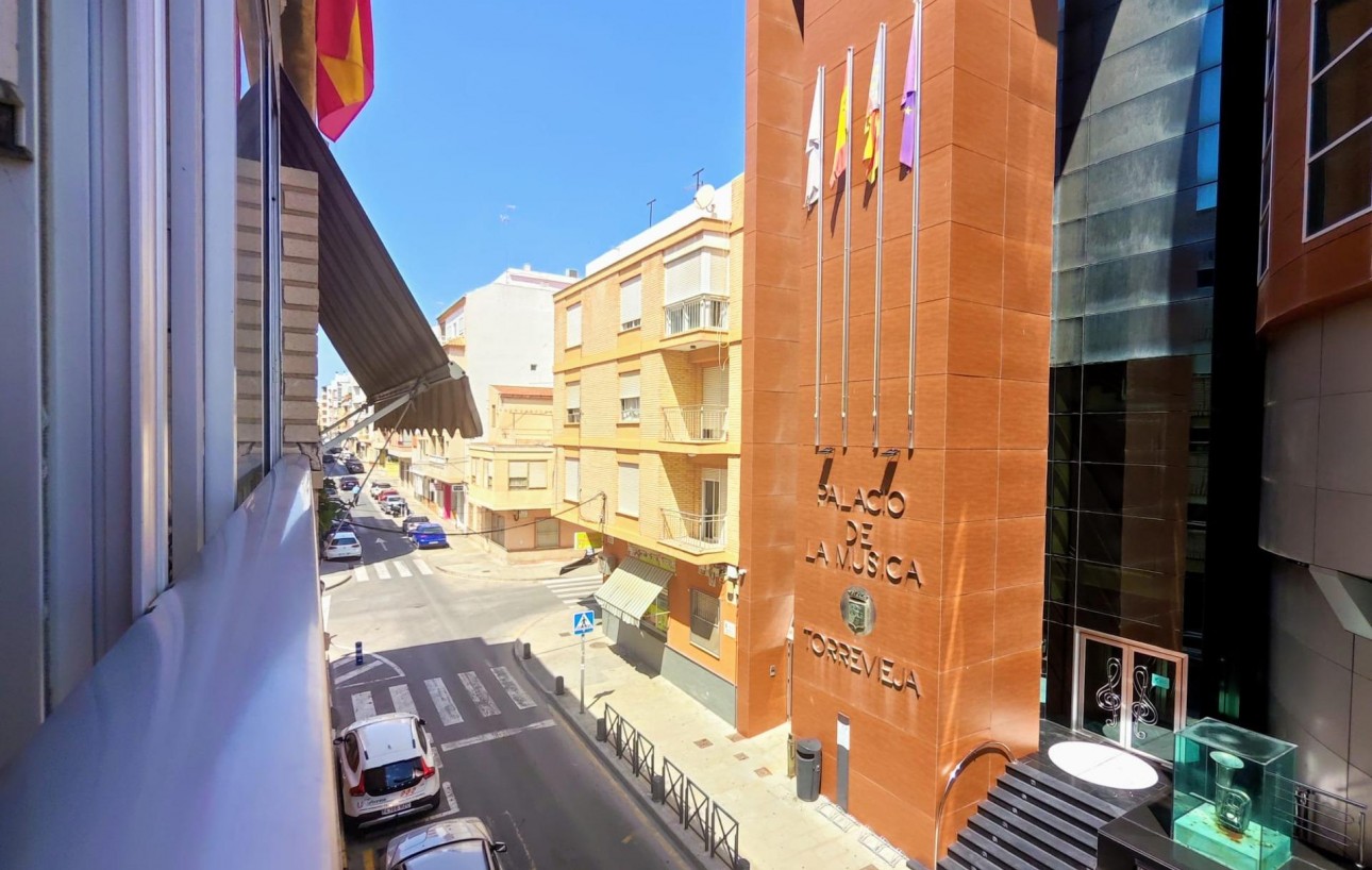 Sale - Piso - Torrevieja - Centro