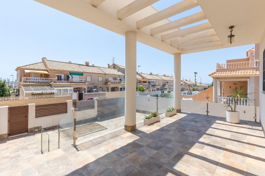 Resale - Villa - Torrevieja - Aguas Nuevas
