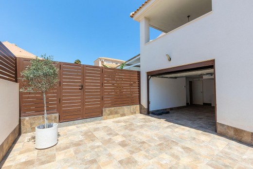 Resale - Villa - Torrevieja - Aguas Nuevas