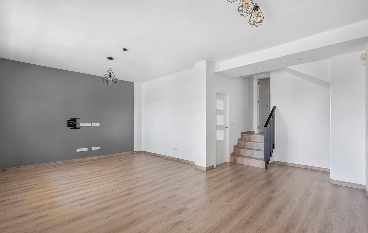 Resale - Villa - Torrevieja - Aguas Nuevas