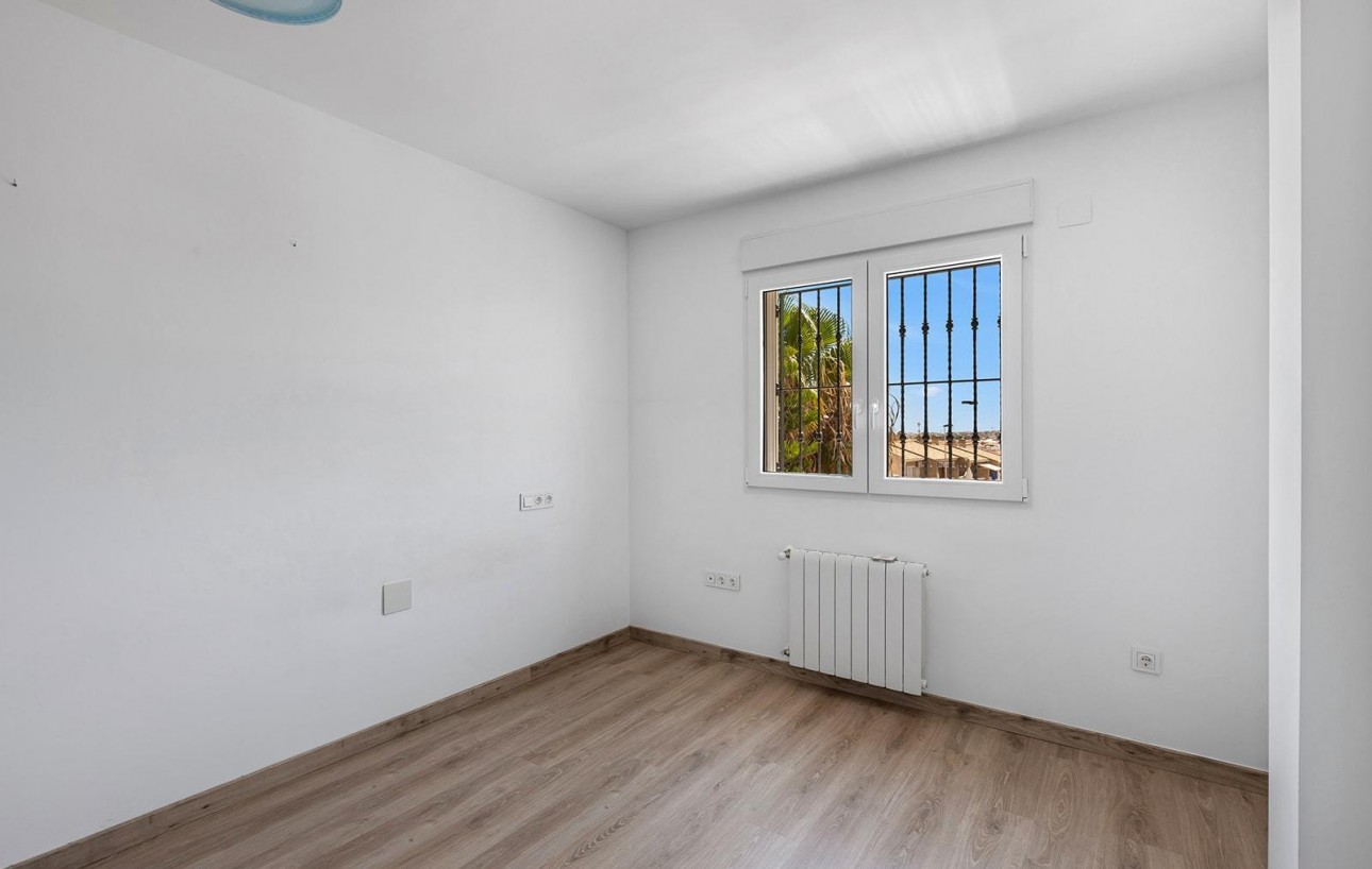 Resale - Villa - Torrevieja - Aguas Nuevas