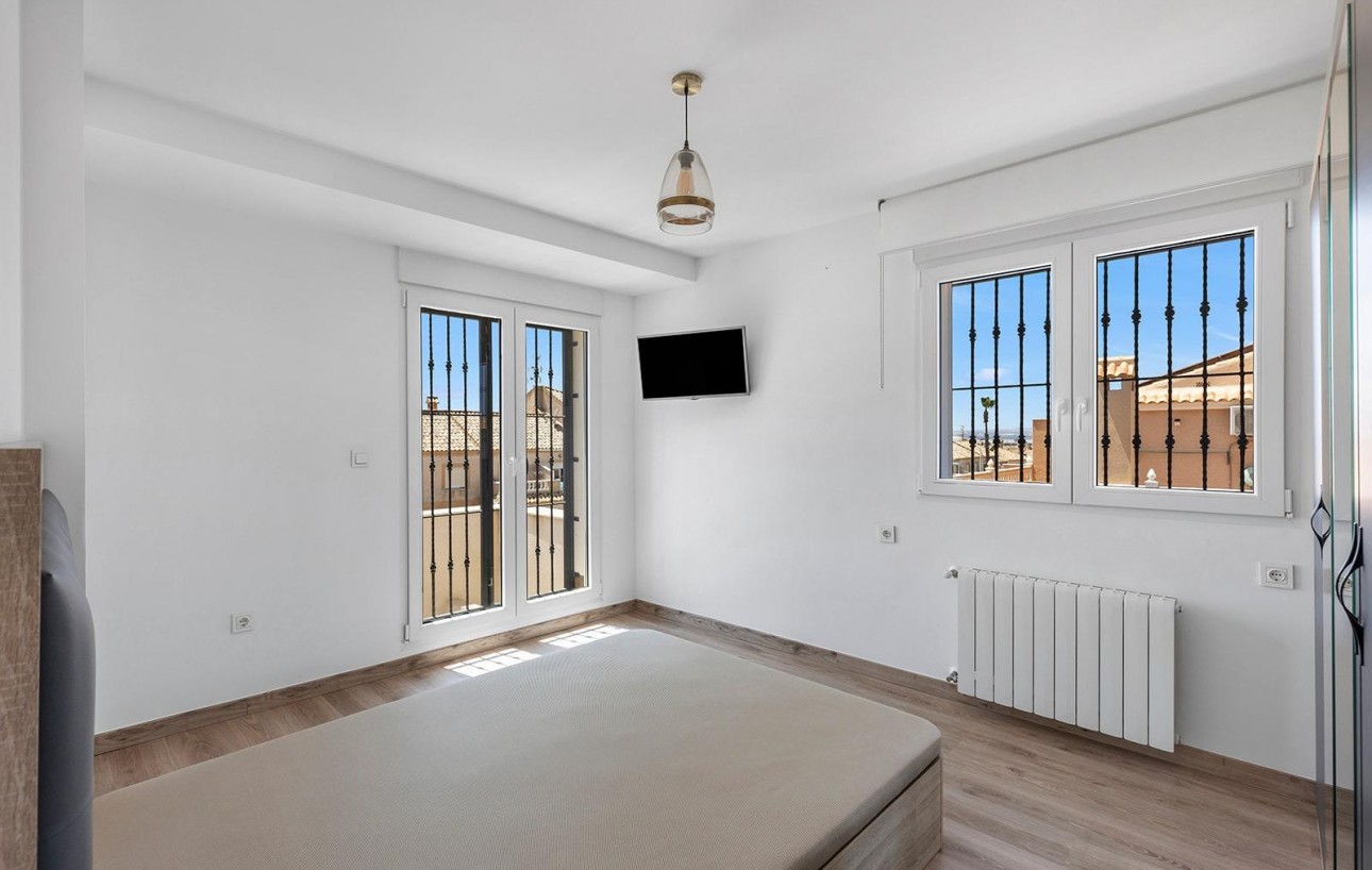 Resale - Villa - Torrevieja - Aguas Nuevas