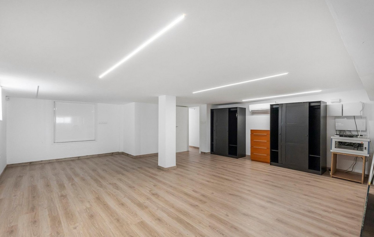 Resale - Villa - Torrevieja - Aguas Nuevas