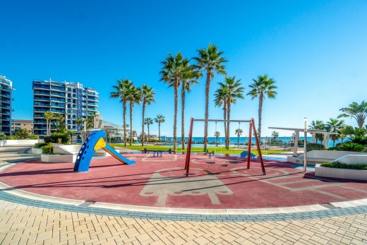 Resale - Lägenhet - Torrevieja - Punta prima