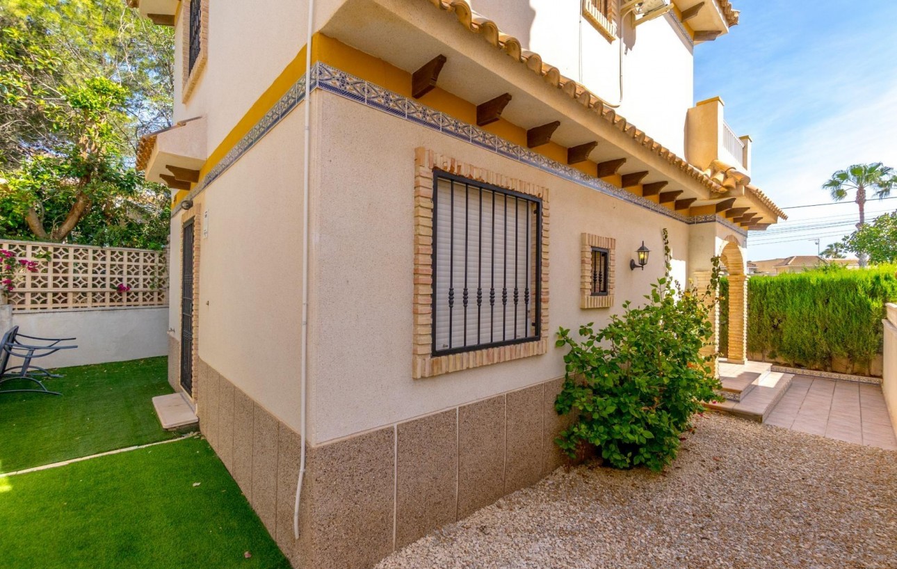 Venta - Chalet - Torrevieja - Zona los Frutales