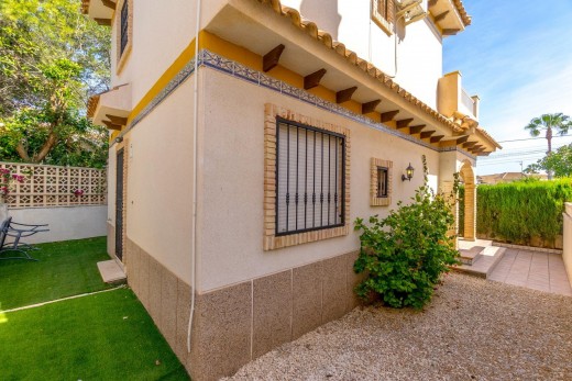 Venta - Chalet - Torrevieja - Zona los Frutales