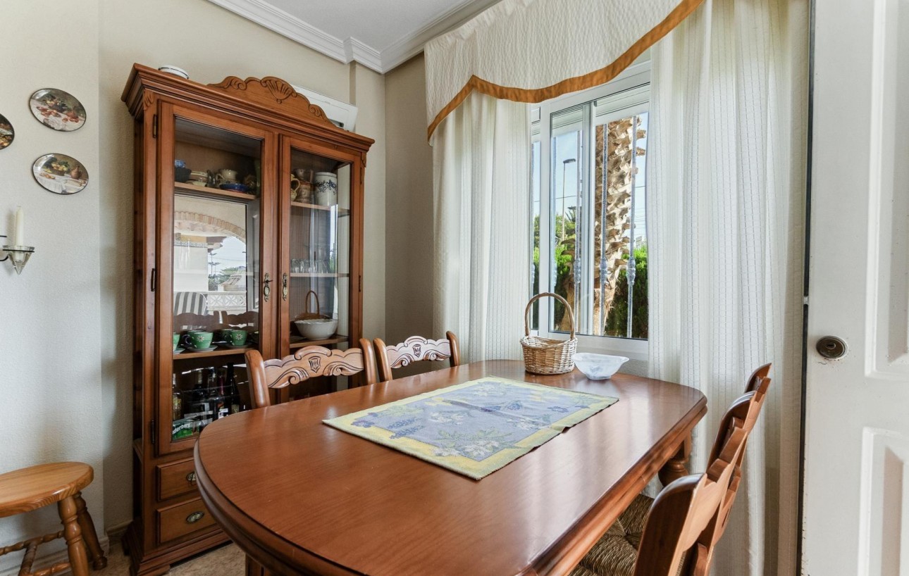 Venta - Chalet - Torrevieja - Zona los Frutales