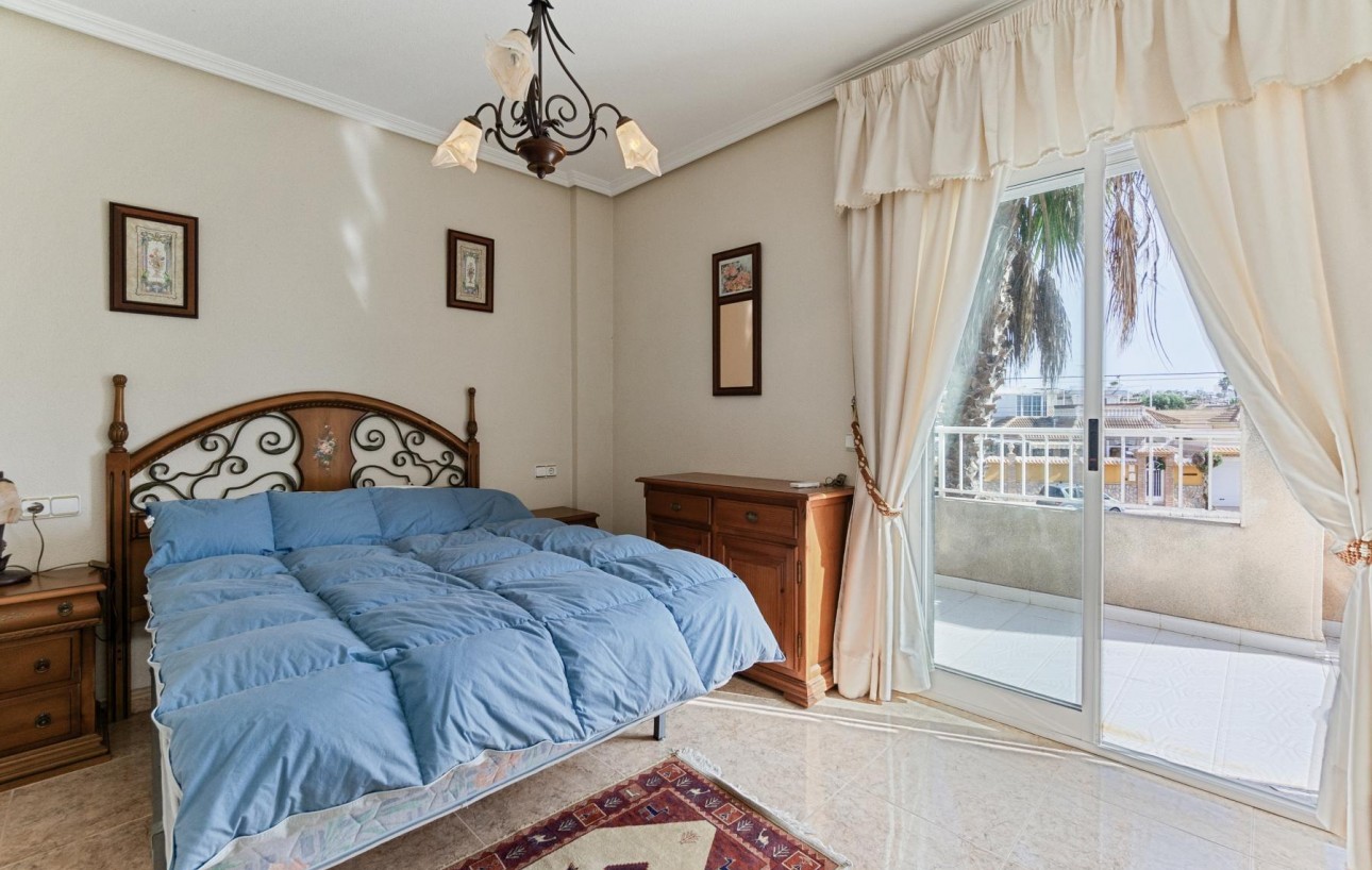Venta - Chalet - Torrevieja - Zona los Frutales