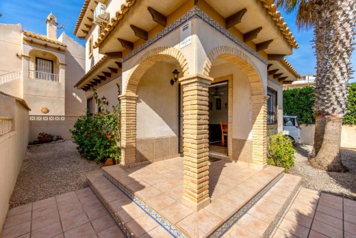 Venta - Chalet - Torrevieja - Zona los Frutales