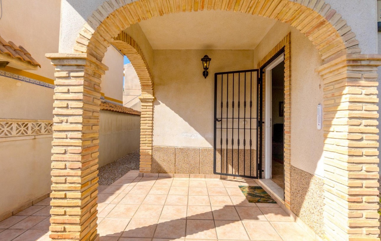 Venta - Chalet - Torrevieja - Zona los Frutales
