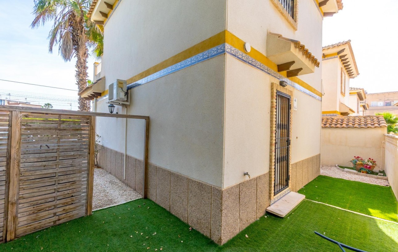 Venta - Chalet - Torrevieja - Zona los Frutales