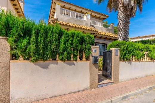 Venta - Chalet - Torrevieja - Zona los Frutales