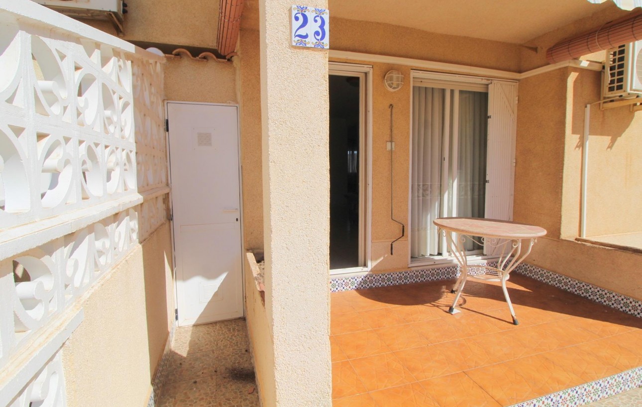 Resale - Bungalow Planta Baja - Torrevieja - Aguas Nuevas