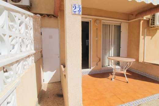 Resale - Bungalow Planta Baja - Torrevieja - Aguas Nuevas