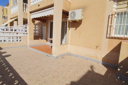 Resale - Bungalow Planta Baja - Torrevieja - Aguas Nuevas