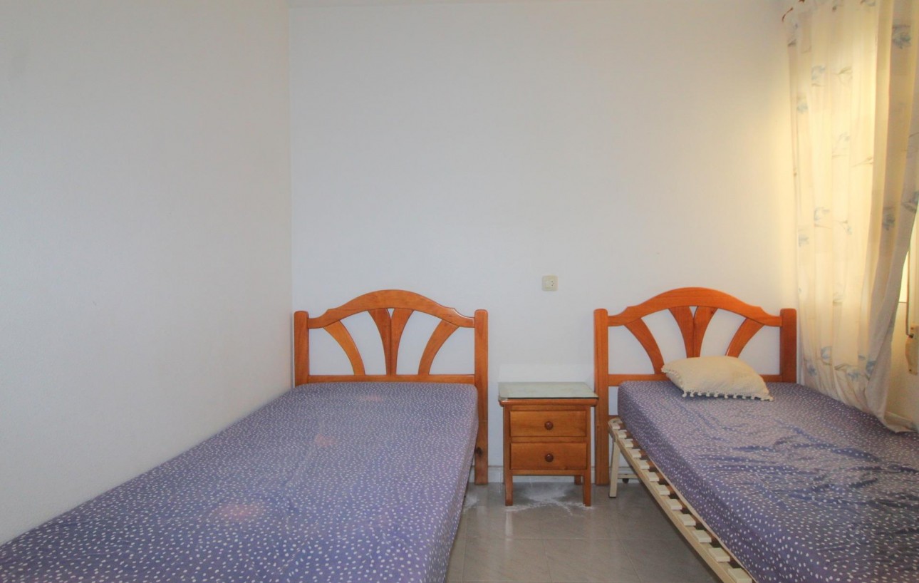 Resale - Bungalow Planta Baja - Torrevieja - Aguas Nuevas