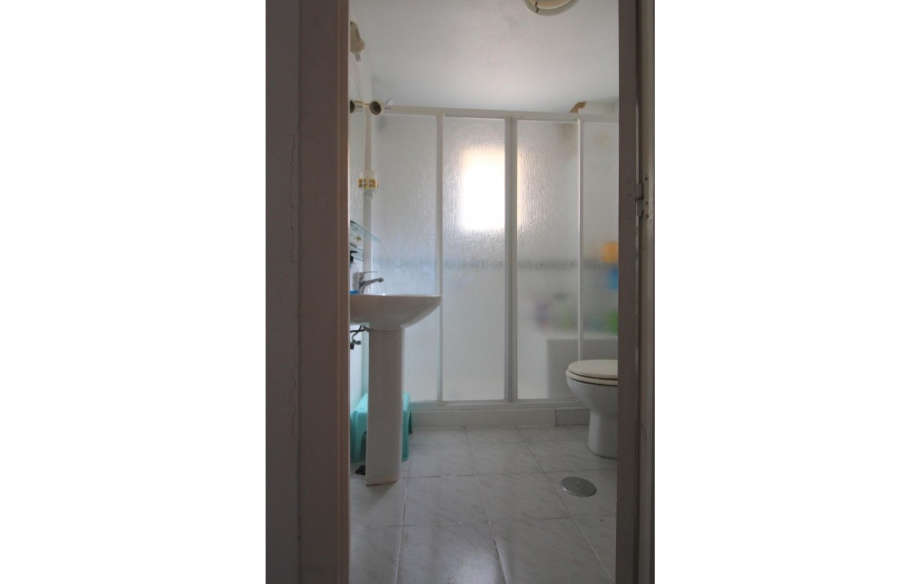 Resale - Bungalow Planta Baja - Torrevieja - Aguas Nuevas