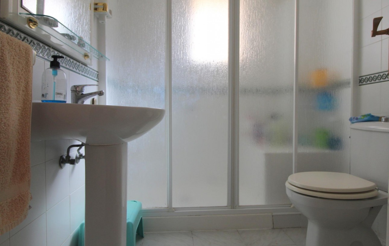 Resale - Bungalow Planta Baja - Torrevieja - Aguas Nuevas