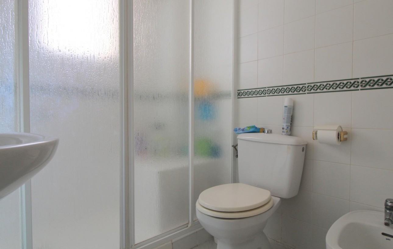 Resale - Bungalow Planta Baja - Torrevieja - Aguas Nuevas